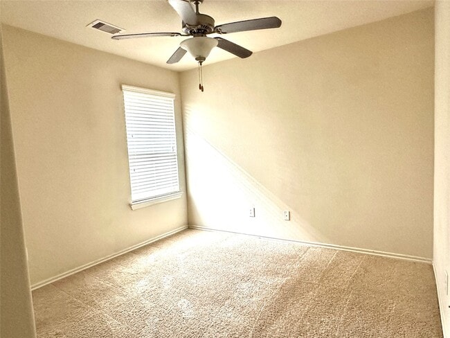 Building Photo - 1934 Acorn Glen Trail