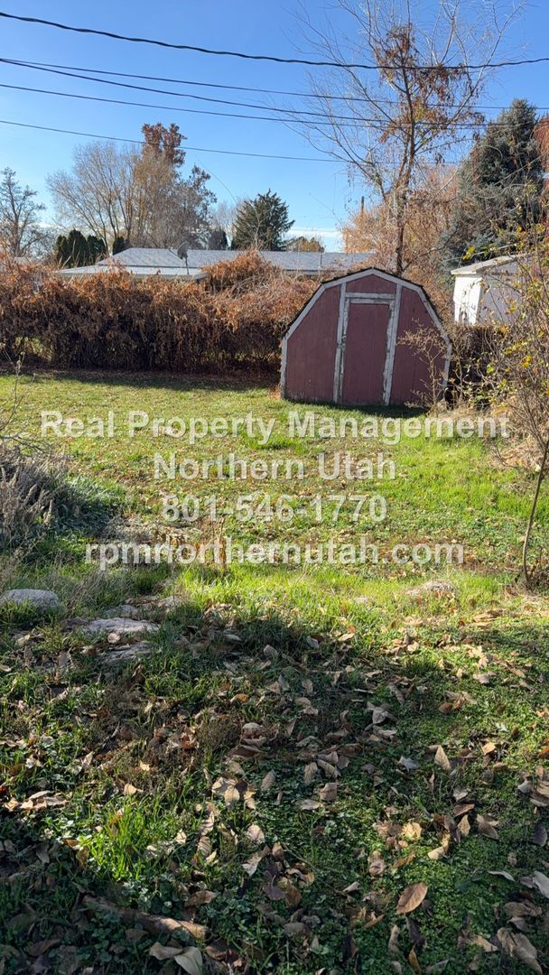 Building Photo - 5 Bedroom 2 Bath Home In Kaysville Available!