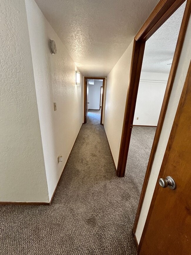 Building Photo - Great Unfurnished home!