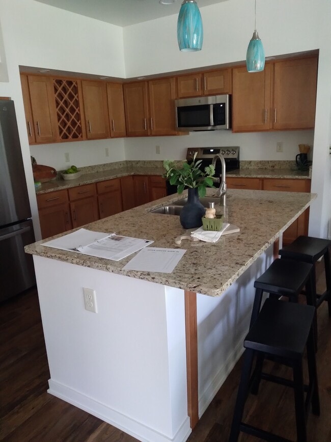 Building Photo - 2819 Hidden Dr