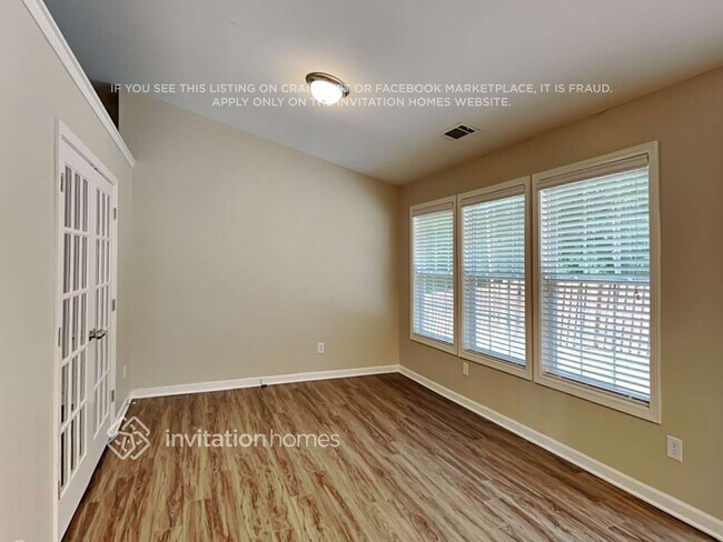 Building Photo - 930 Rock Elm Dr