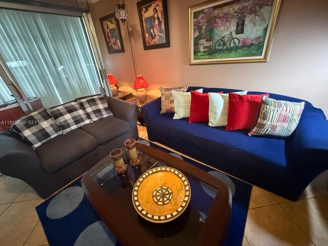 Building Photo - 8220 Sunrise Lakes Blvd