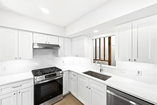 Building Photo - 6202 Laurel Valley Dr