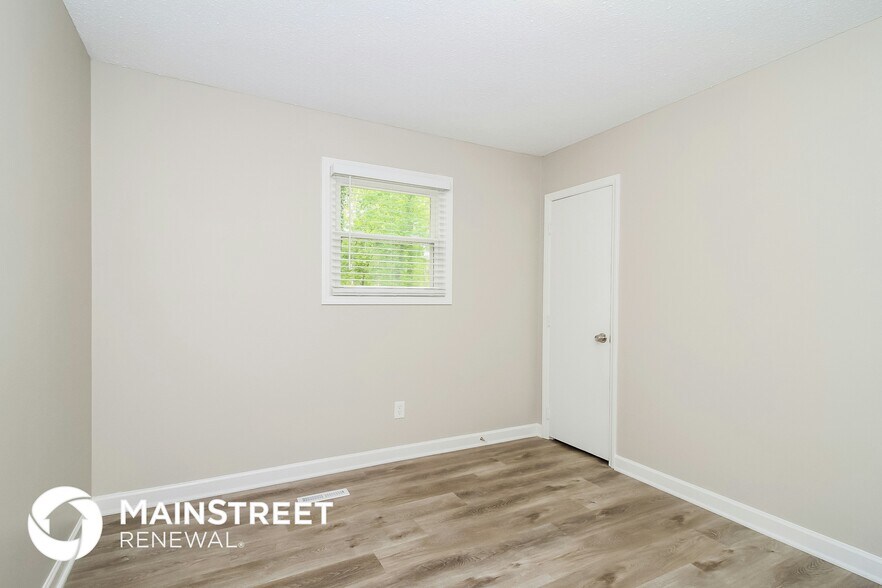 Building Photo - 1109 Village Oak Dr NW
