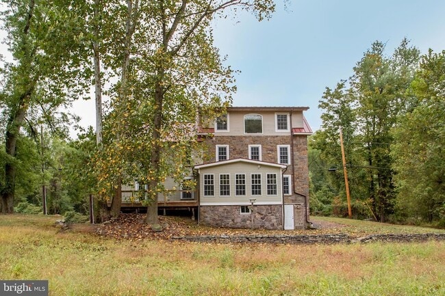 Building Photo - 2170 Daniel Bray Hwy