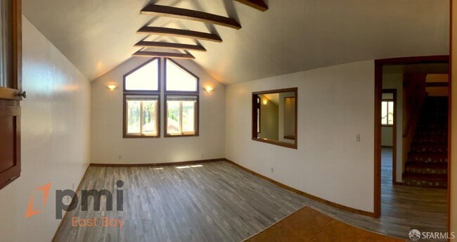 Building Photo - 539 Palms Dr