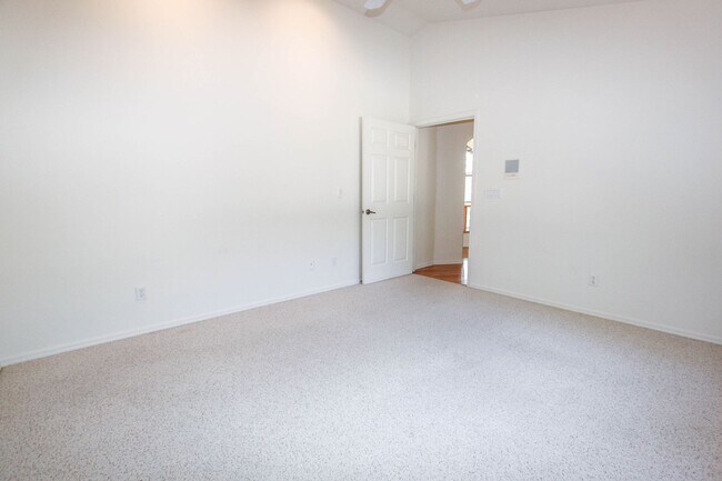 Building Photo - Cathedral Pines Three Bedroom Home - Appli...