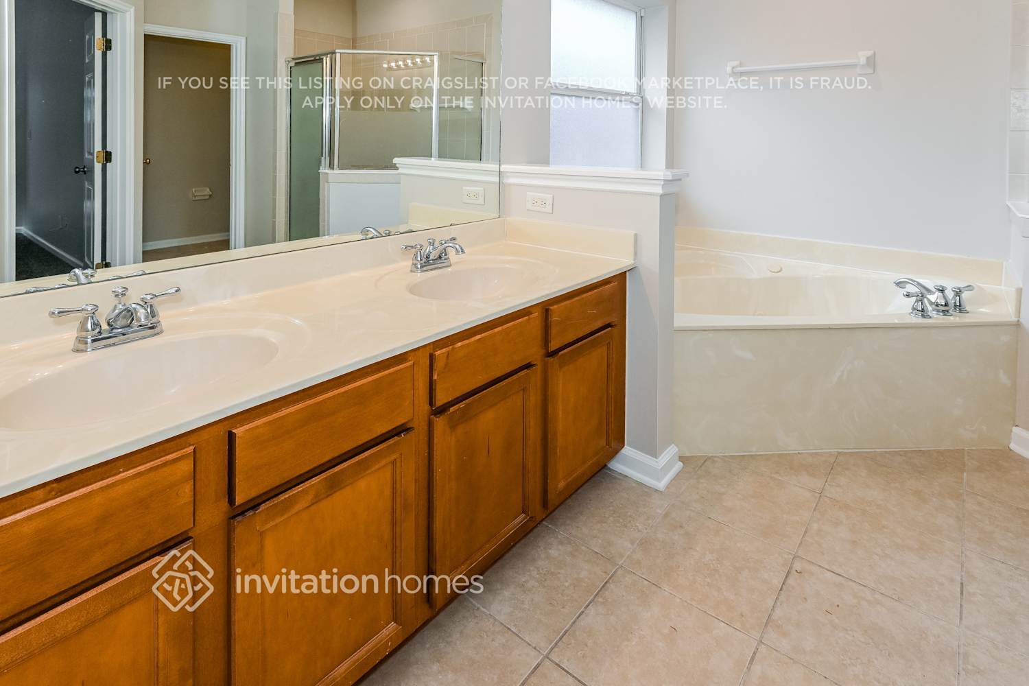 Building Photo - 14523 Falling Waters Dr