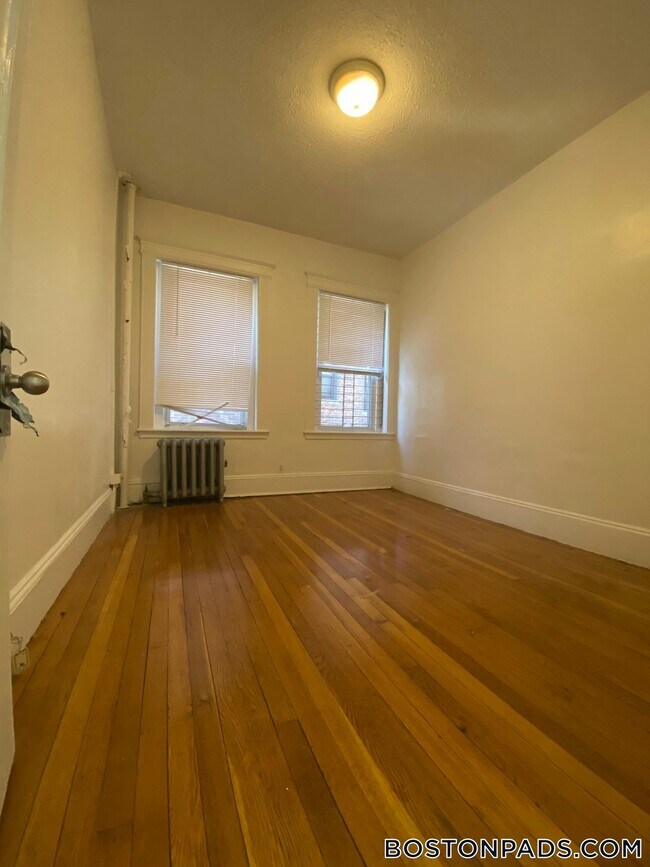 Building Photo - 175 Hemenway St