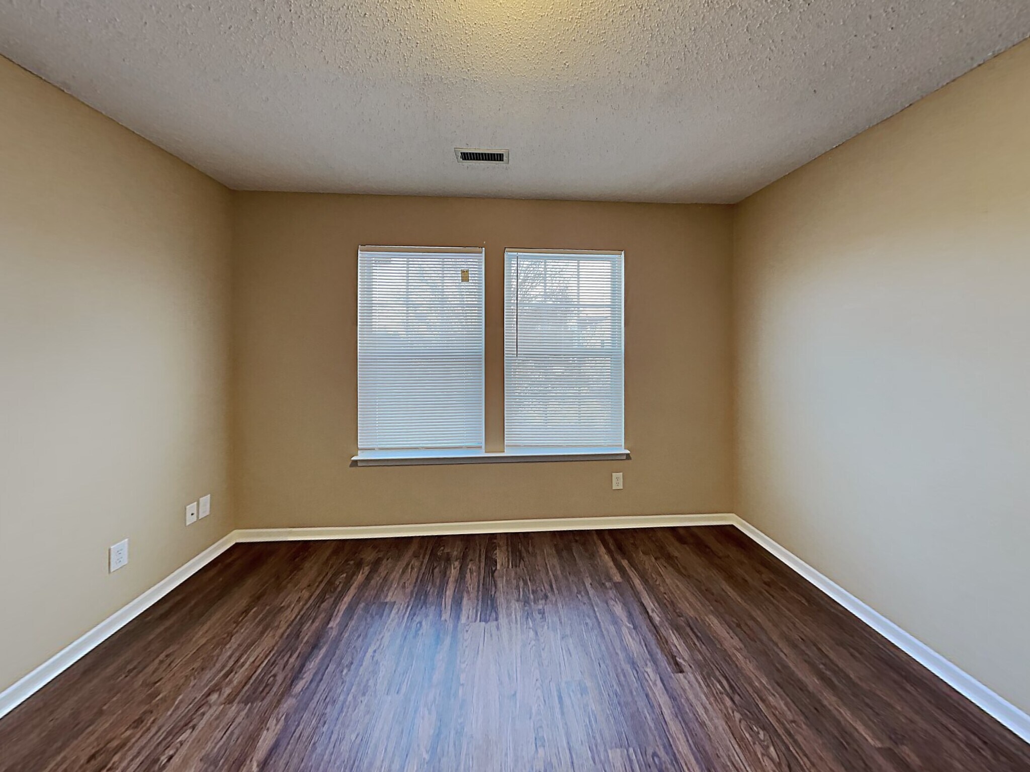 Building Photo - 10099 Weeping Cherry Dr