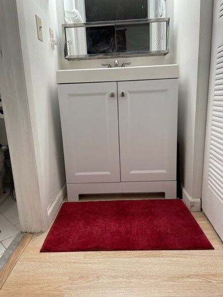 Vanity - 15635 SW 74th Cir Dr