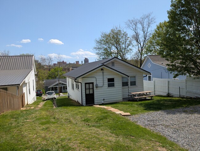 Building Photo - 28 Woodrow Ave