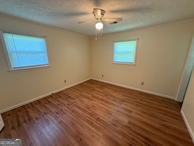 Building Photo - 6396 Old Pendergrass Rd