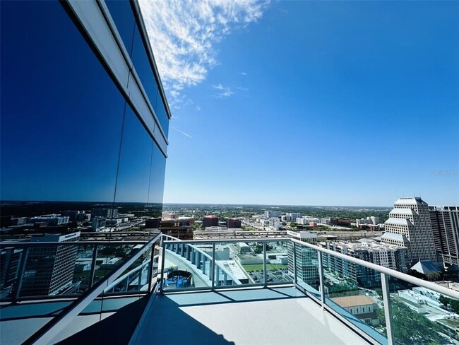 Building Photo - 111 E Washington St