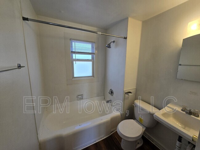 Building Photo - 235 Madison St