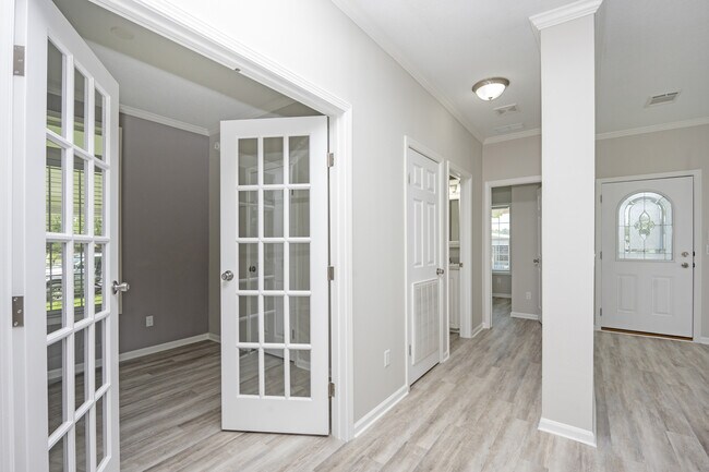 Building Photo - 1618 Killarney Ct