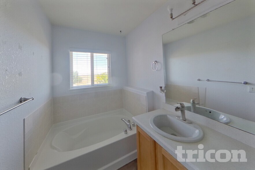 Building Photo - 673 Millet Cir