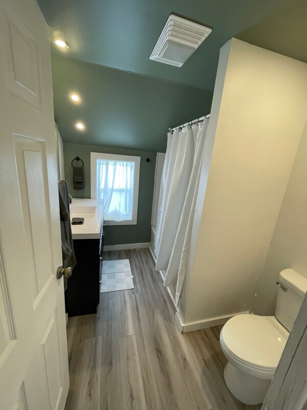 Building Photo - 105 Maple Ct