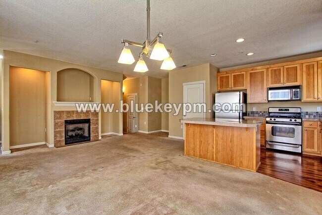 Building Photo - REDUCED $100.. 1/2 Month Rent Free! 2 Bed, 2.5 Bath Townhome at Woodhaven Crossing in Sherwood