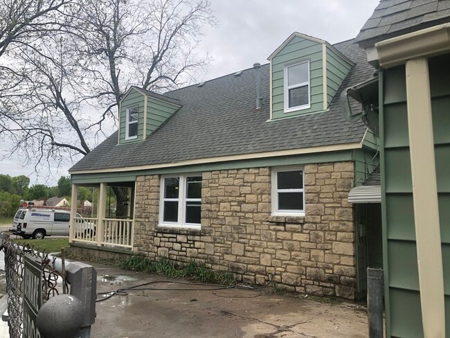 Building Photo - 3141 E Admiral Blvd