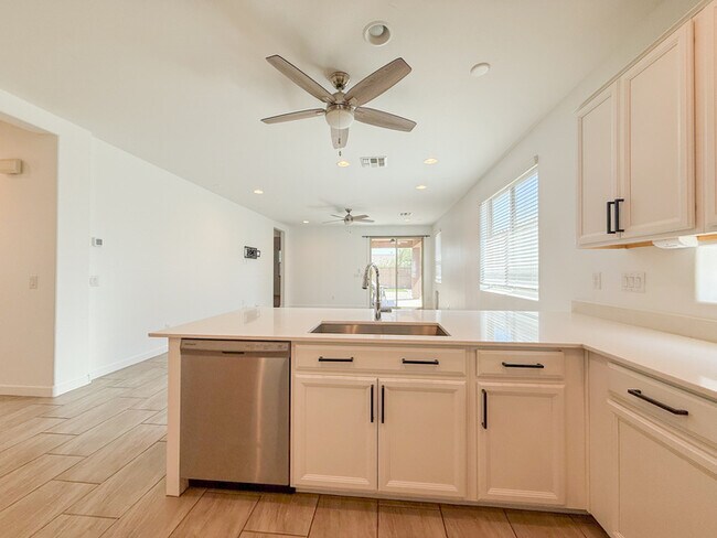 Building Photo - 3811 S 64th Dr