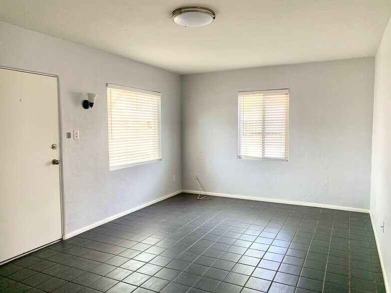 Building Photo - 1637 East Coronado Road