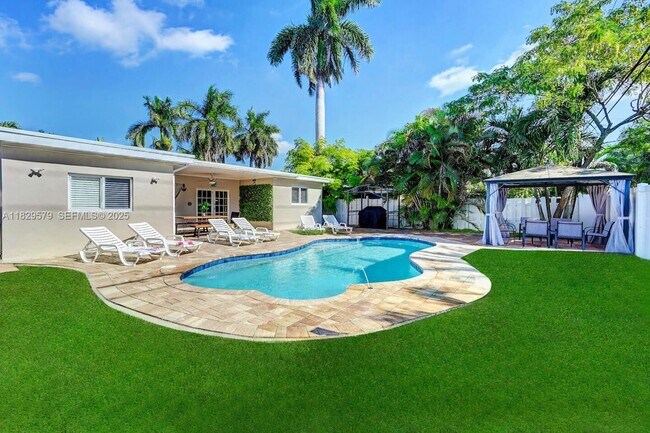 Building Photo - 1228 Johnson St