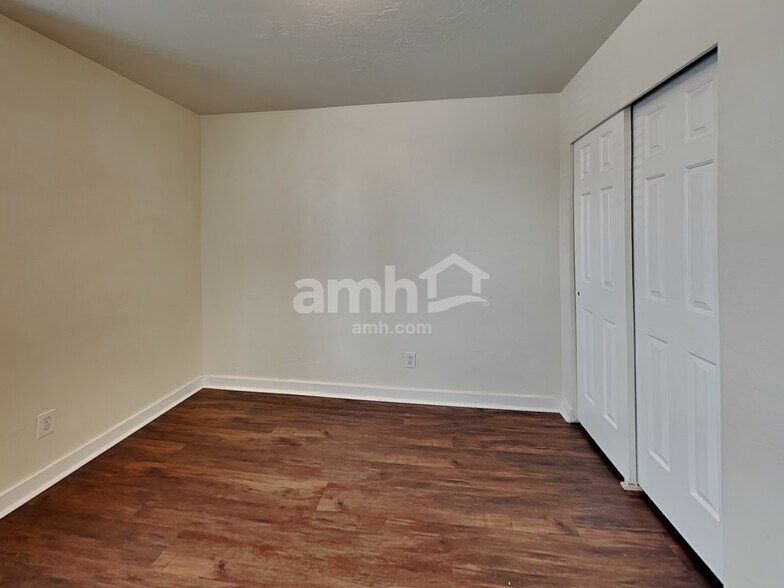 Building Photo - 1008 E 11780 S