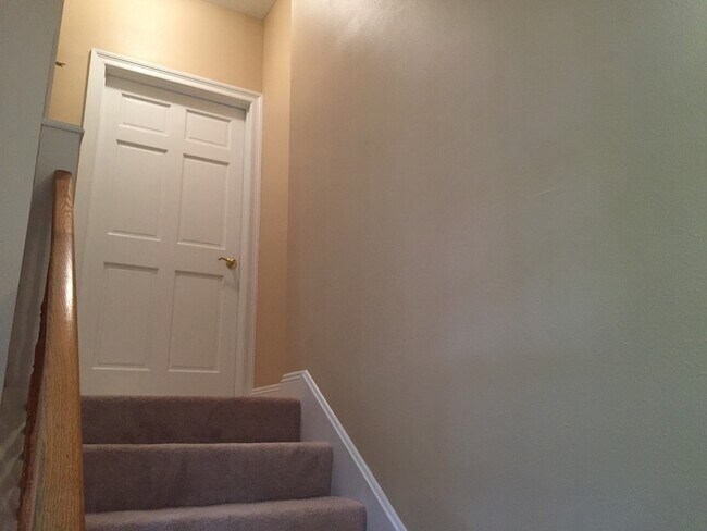 Building Photo - Pensacola - Downtown - 2 bedroom, 2 bathroom - water and sewer included