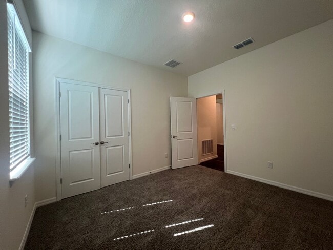 Building Photo - New Build 4 bed/2bath House in The Archer ...