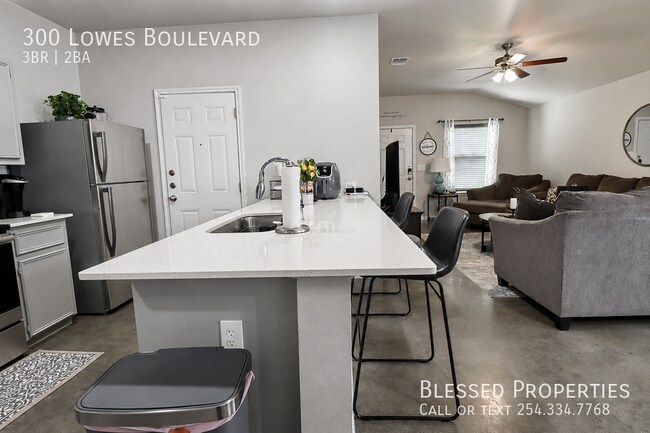 Building Photo - 300 Lowes Blvd