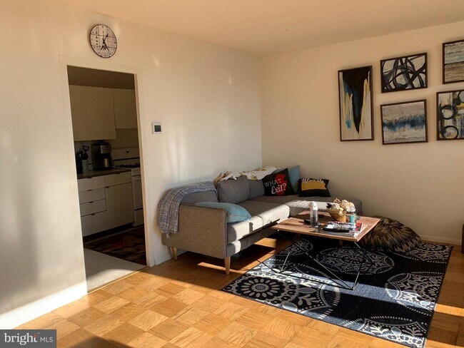 Building Photo - 220 Locust St