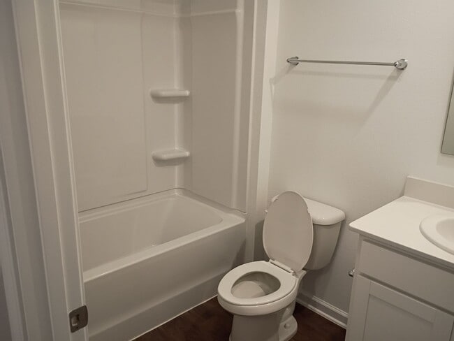 Building Photo - 5659 Ansley St