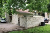 Building Photo - 900 N Austin St