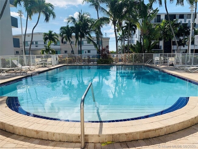 Building Photo - 1801 S Treasure Dr