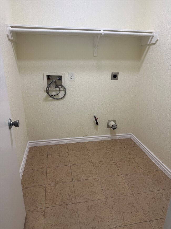 Building Photo - 16531 Cheshire Grove Ln