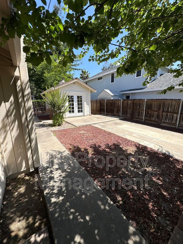 Building Photo - 8987 Paso Robles Way