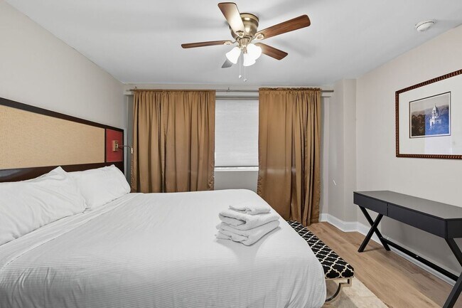 Building Photo - 3645 Peachtree Rd NE