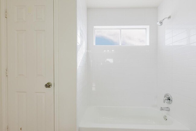 Building Photo - 1229 Vincent Pl