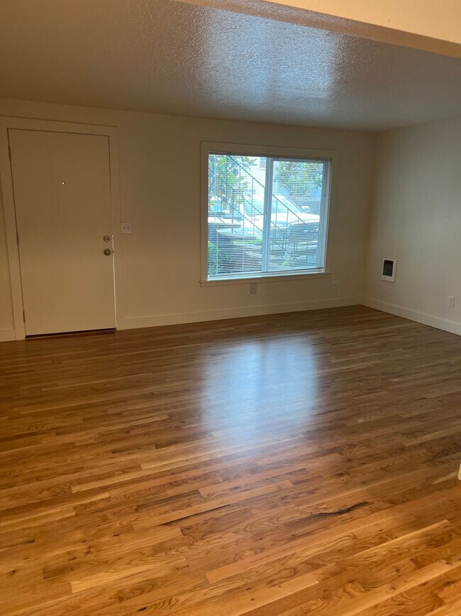 Building Photo - Arbor Lodge University of Portland Adidas ...