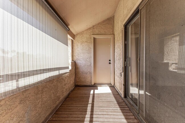 Building Photo - 10828 N Biltmore Dr