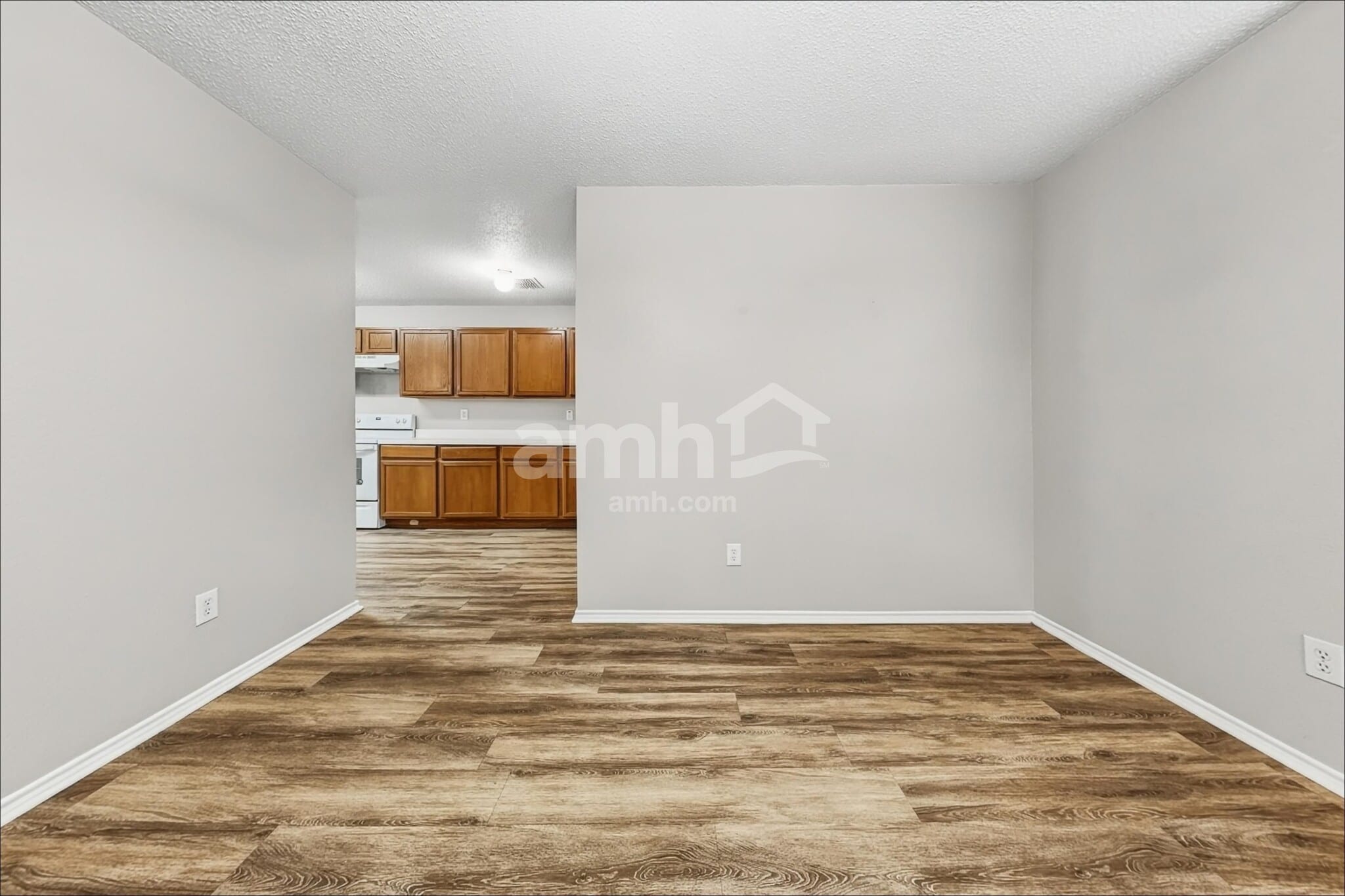 Building Photo - 1313 Cherokee Rose Ln