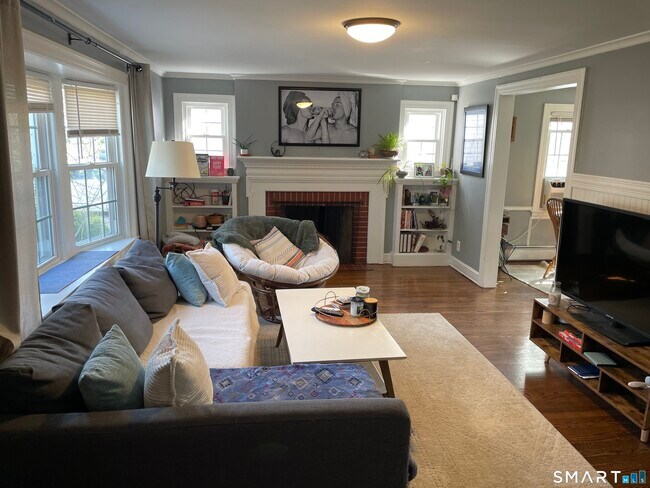 Building Photo - 99 Penn Dr