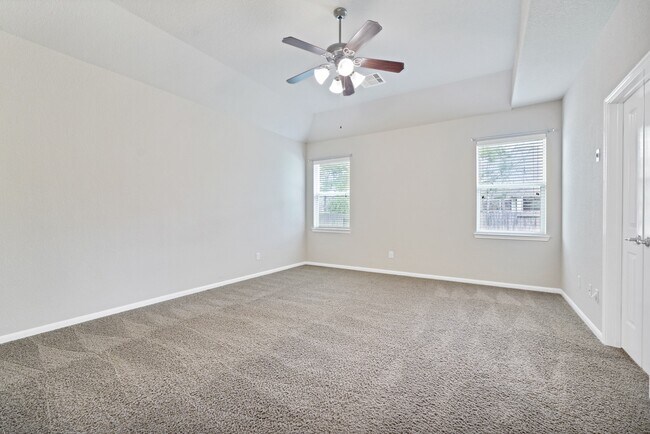 Building Photo - 107 Autumn Forest Ln