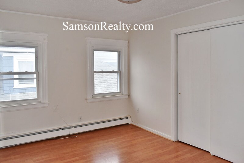 Building Photo - 142 Elton St