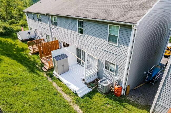 Building Photo - 1008 W Canyon Dr