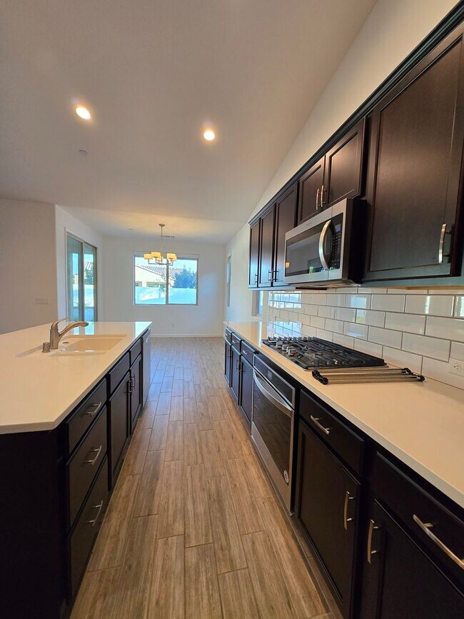 Building Photo - HIGHGATE 3 BED 2 BATH HOUSE RENTAL