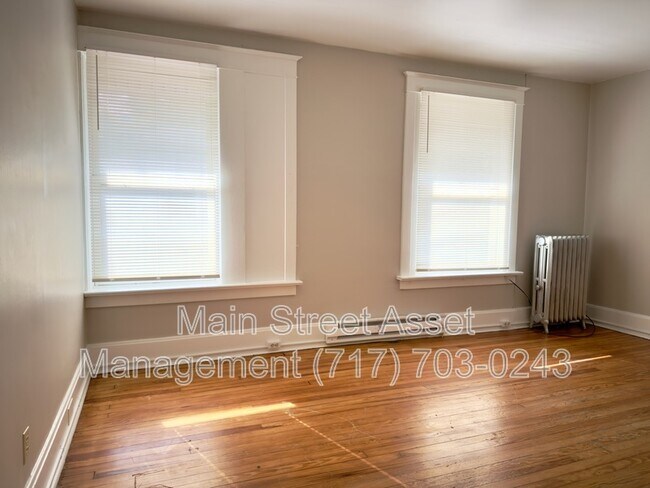 Building Photo - 2108 Walnut St