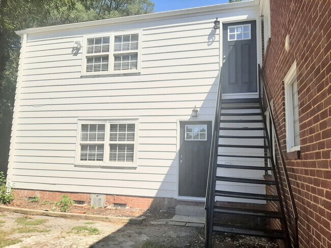Building Photo - 224 W Trinity Ave