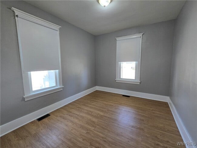 Building Photo - 409 Hawley St